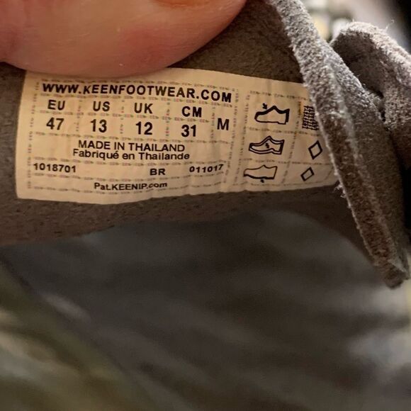 KEEN UNEEK Sandals in Light Gray Size 13 - Picture 2 of 8